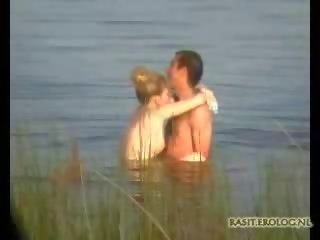 Casal capturada em o lake