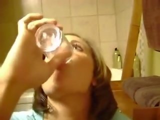 Kristen πίνοντας σπέρμα mov