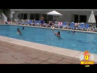 Locuras ан una piscina pública 2º melacasco.com