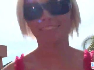 Mugt mov showcase on open love and play x rated clip oýun all over her nads