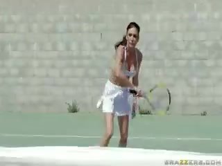 网球 奶子