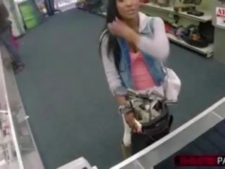 Ebony And inviting Chick Looking For A Golf Club Gets Fucked