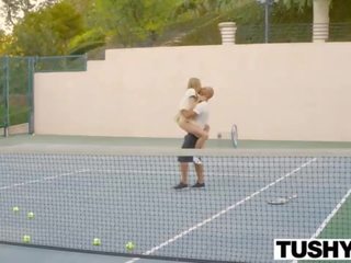 Сладострастен marvellous майната с на тенис треньор