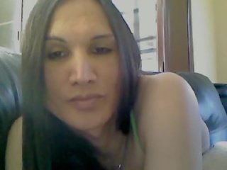 Native-american tgirl strikes khiêu dâm tư thế trên các webcam