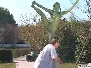Мозайка; а живеене нудисти женски пол японки градина statue
