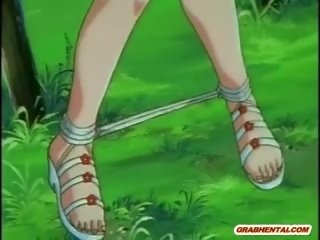 Animen dotter blir pressas henne tuttarna och hård poked