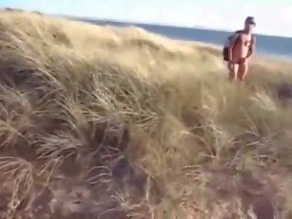 Masturbacija už jos vyras ir a iškrypęs nepažįstamasis šalia paplūdimys