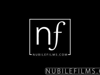Nubilefilms - лисий туга манда отримує товчений по жорсткий статевий член <span class=duration>- 8 min</span>