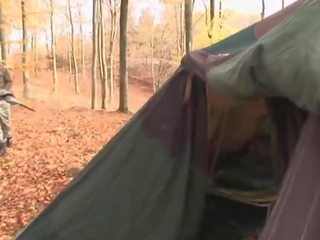 歐元 女學生 得到 雙 性交 在 一 tent