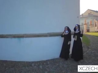משוגע ביזאר xxx סרט עם catholic נזירות ו - ה מפלצת!