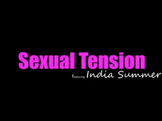 Momsteachsex - 인도 여름 - 성적 tension