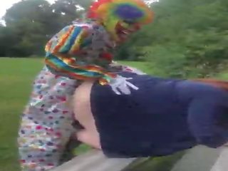 Gibby den clownen fucks pawg i daylight