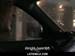 Taxi autista succhia latino pene, scopata per contante
