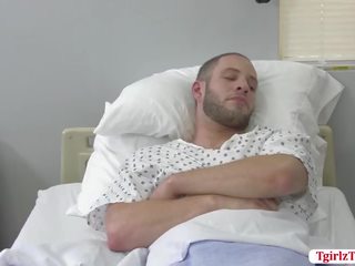 Tremendous ápolónő tbabe jenna gargles baszik néhány véletlen patients bigcock