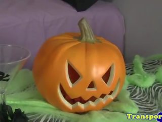 Costumed ireng tgadis wanks member on halloween