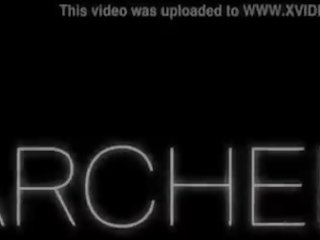 Arched&colon; 융통성있는 멕시코 양진이 페니 누워 이 기름을 바른 트리플 엑스 영화 와 laz fyre