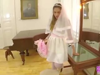 Trailer&num;2 bebis nicols fusk på henne vän före bröllop