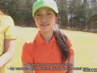 自信的 高尔夫球 青少年 nana kunimi 发射 一 mistake 和 现在 她
