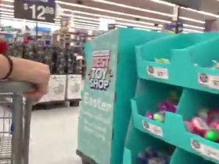 A Real Freak Recording a extraordinary chick at Walmart -