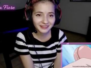 18yo youtuber παίρνει randy κοιτώντας hentai κατά την διάρκεια ο ρεύμα και αυνανίζεται - emma fiore