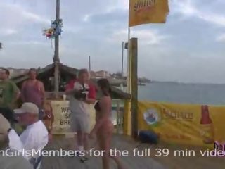 Normaal spring breuk bikini wedstrijd bochten in wild freaky volwassen film klem