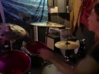 Felicity feline drumming dlouho jam